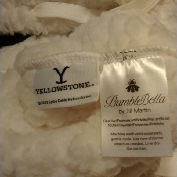 Yellowstone Dutton Ranch Jacket - Picture 7 of 7